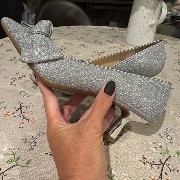 🍁NWT Alex Marie Glittering Silver Heels Size 9.5 - Picture 3 of 8